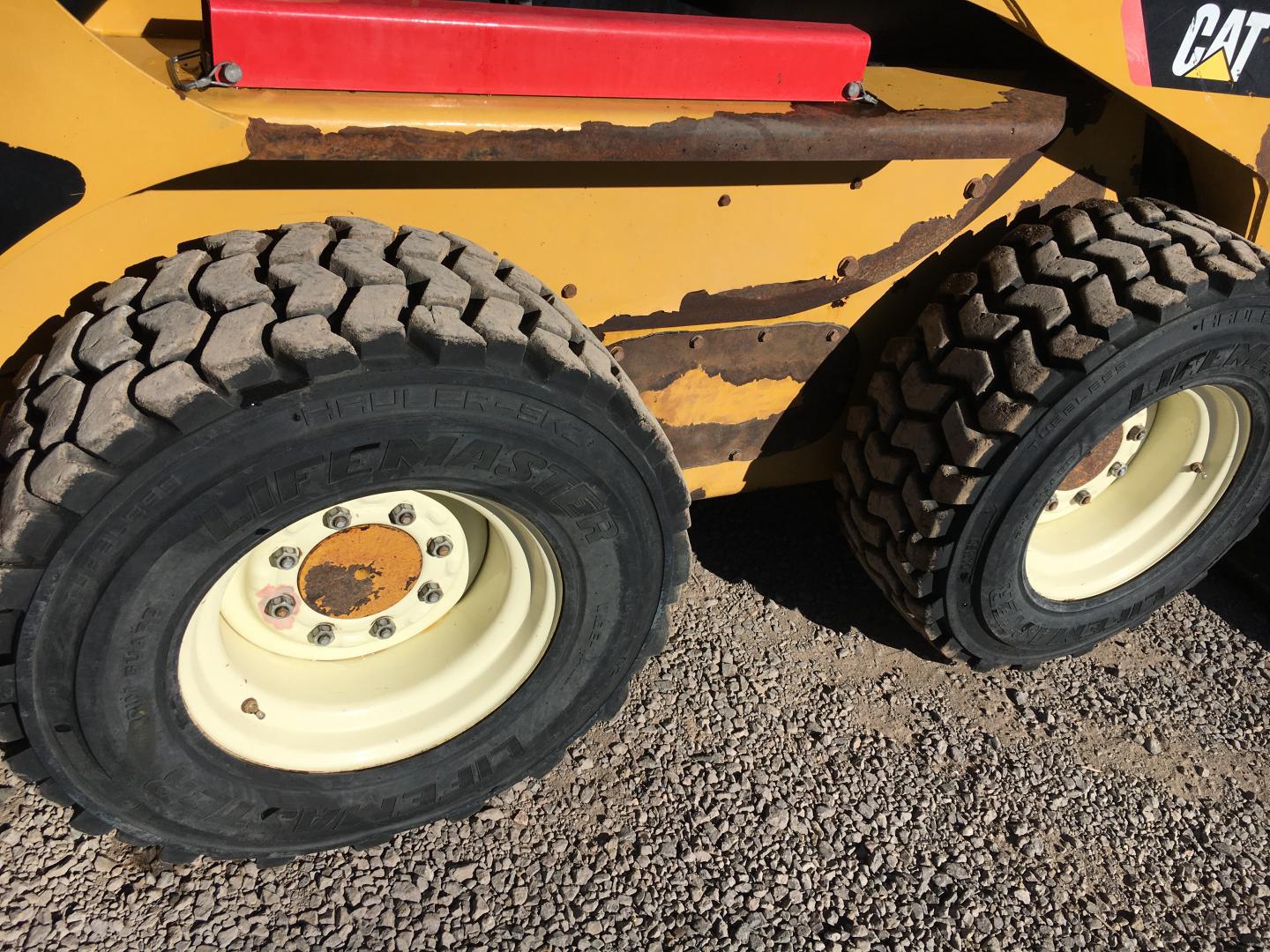 ./imagenes/INVOICE/2019/16562/MINICARGADOR CAT 252B3 (4).JPG